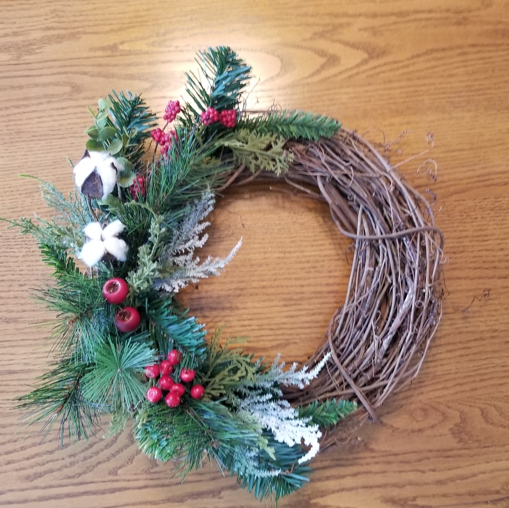 Homemade Farmhouse Old Christmas style wreath - Picture 2 of 2